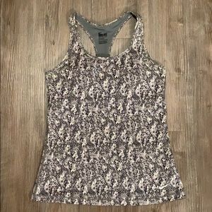 🌴Sold on Ⓜ️🌴 Nike sports bra tank top